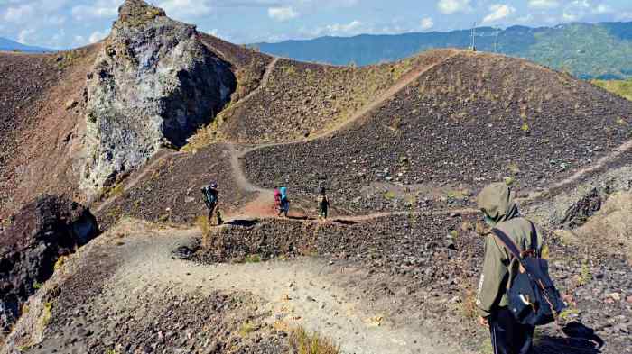 Jalur pendakian gunung batur